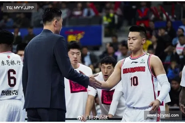 B 席晒国家队百场纪念战袍:100 场荣耀之旅,感恩球迷一路同行 B 席晒国家队百场纪念战袍:100 场荣耀之旅,感恩球迷一路同行
